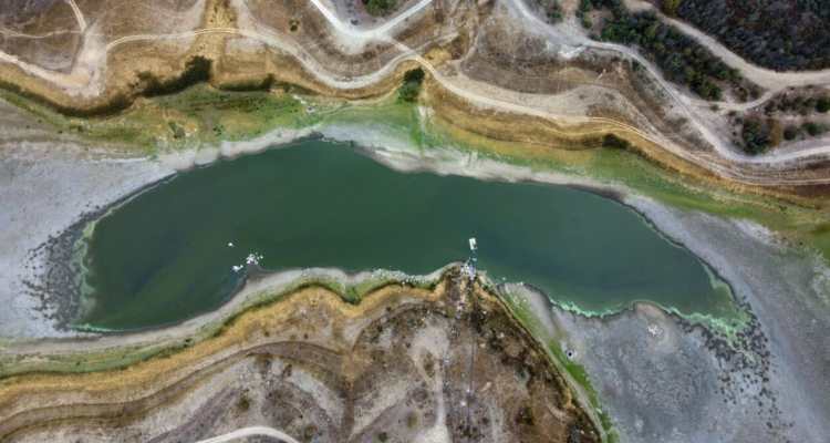 Vista aérea de la Reserva Nacional Lago Peñuelas. Contexto.