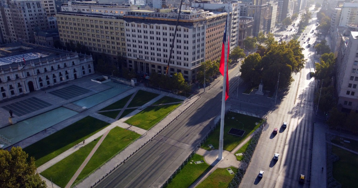 OCDE mejora proyección de Chile en 2022, remarca recesión en 2023 y alerta persistencia de inflación