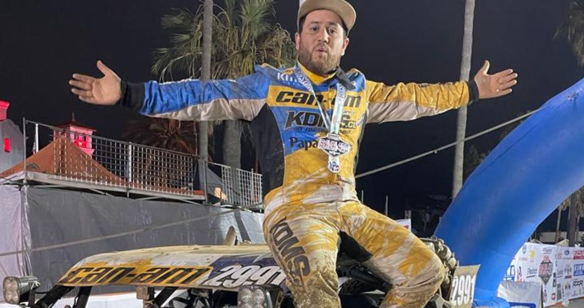Kid Arriagada celebra terminar carrera de 14 horas