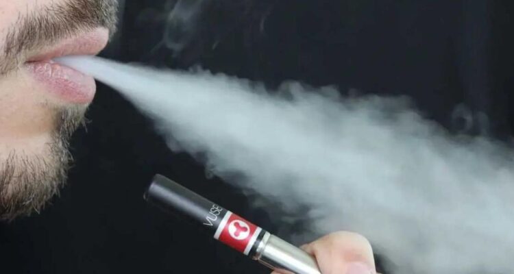 ISP alerta peligro del uso de cigarrillos electrónicos