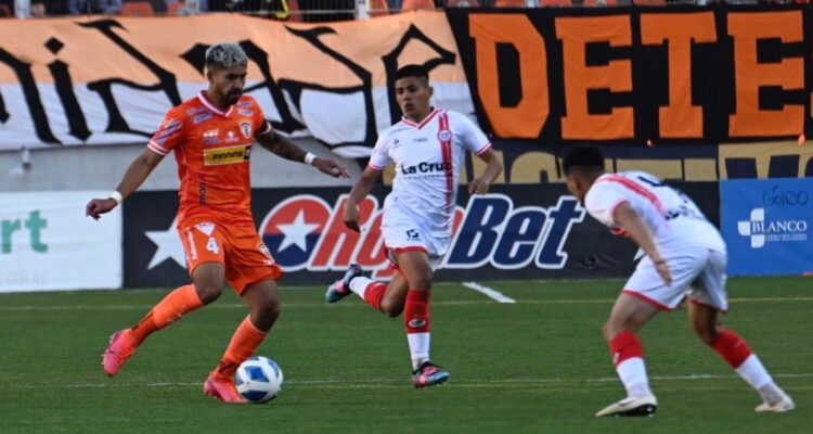 Cobreloa derrotó a San Felipe y es el nuevo puntero del Ascenso.