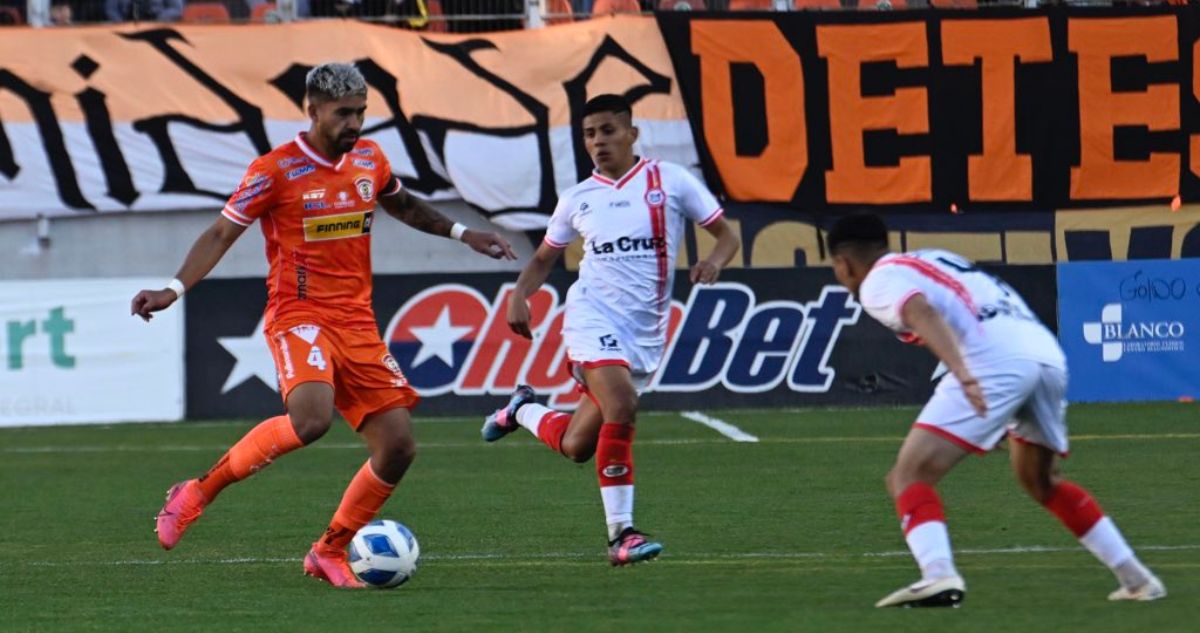 Cobreloa derrotó a San Felipe y es el nuevo puntero del Ascenso.