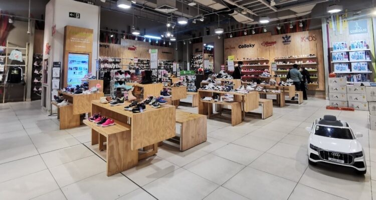 Economía local ya da señales de retroceso: comercio y producción industrial disminuyeron en agosto