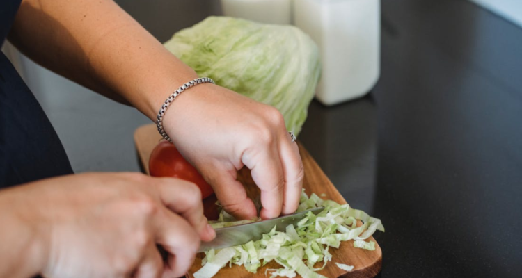 ¿Cómo sacar el corazón de le lechuga?