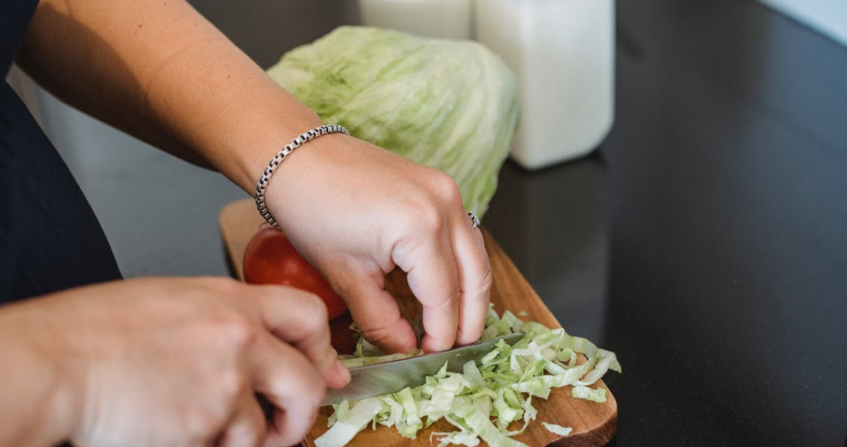 ¿Cómo sacar el corazón de le lechuga?