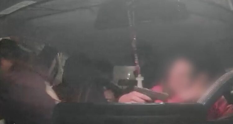 Cámara registra violento asalto armado sufrido por conductora de app en Puente Alto