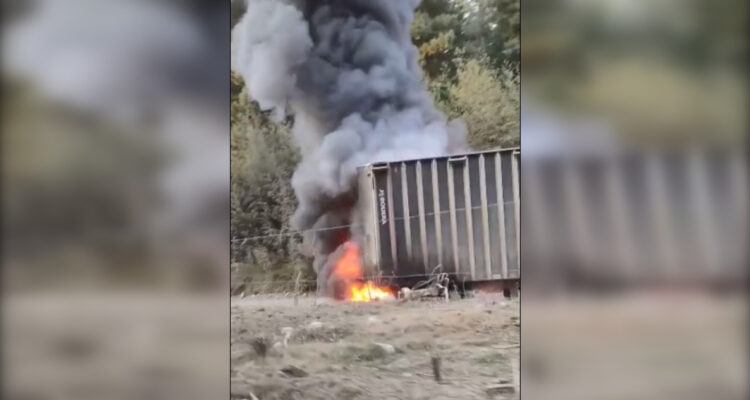 Confirman nuevo ataque incendiario en fundo de Mulchén 4 vehículos fueron quemados