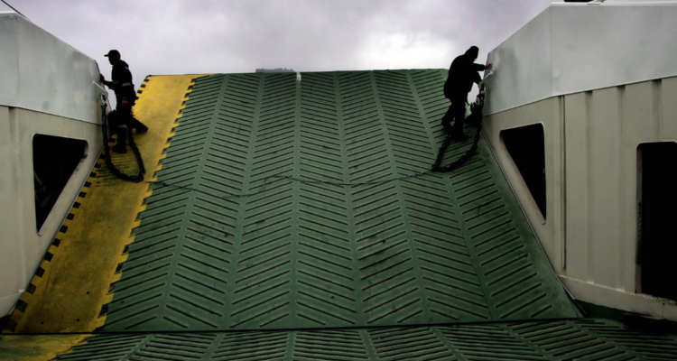 Corral término contrato barcazas