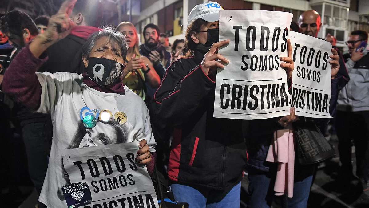 La vigilia en la casa de Cristina Fernández.