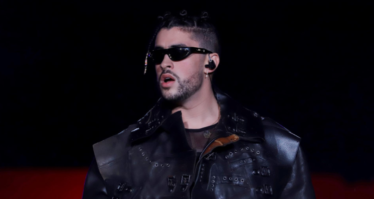Bad Bunny, cantante puertorriqueño de reggaeton durante un concierto en Puerto Rico