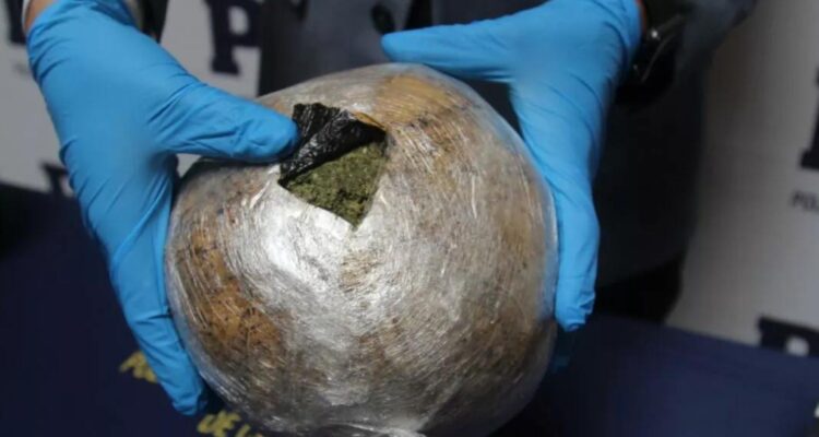 Desarticulan-banda-criminal-que traficaba-droga-en-buses-interurbanos-en-}Antofagasta