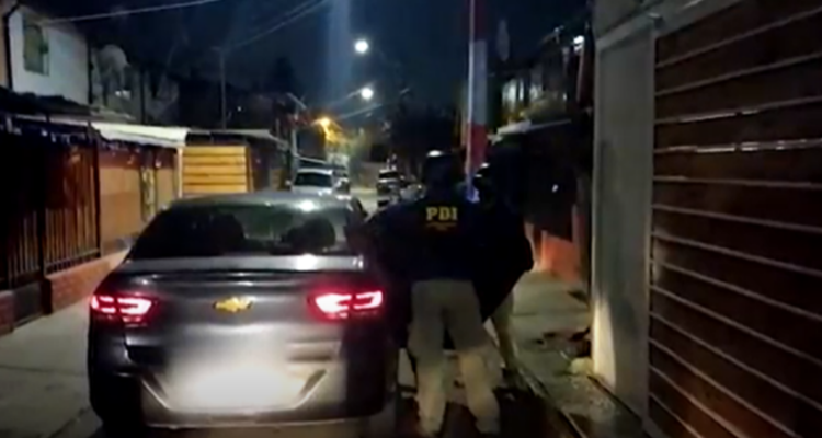 Detienen a hombre acusado de agredir a su pareja