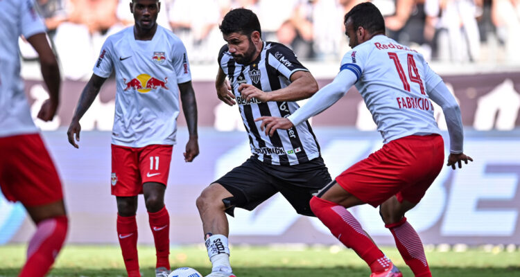 Diego Costa jugando por Mineiro, su último club.