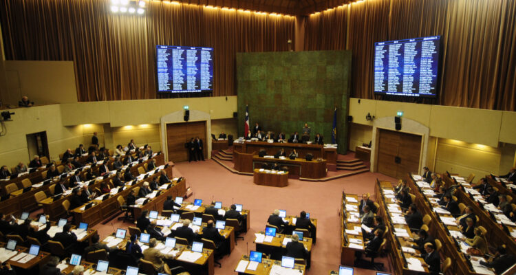 Diputados denuncian amenazas contra más de 100 parlamentarios ante nuevo proceso Constitucional