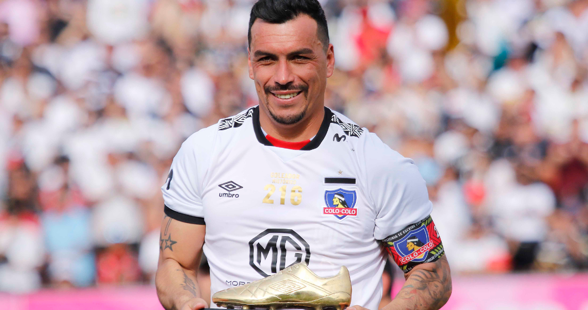 Esteban Paredes define su despedida.