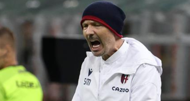 Sinisa Mihajlovic deja la banca del Bologna. |