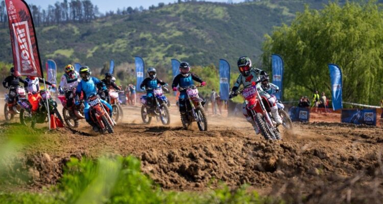 Javier Vásquez e Ignacia Riveros ponen al rojo el campeonato Chile MX
