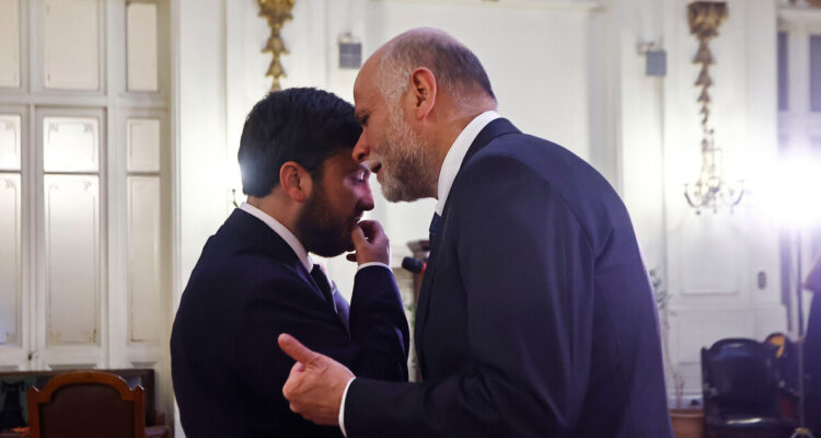 Diálogo por acuerdos de nueva Constitución