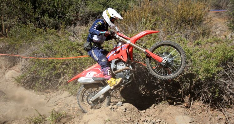 Sobrino de Carlo de Gavardo es nuevo campeón de Chile en moto enduro