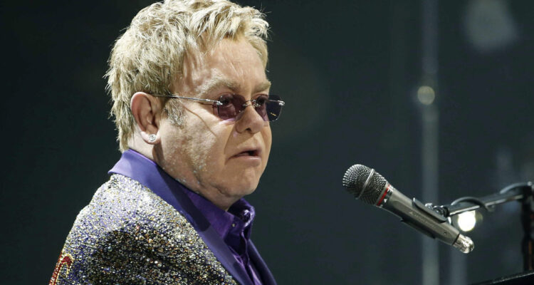 Elton John es