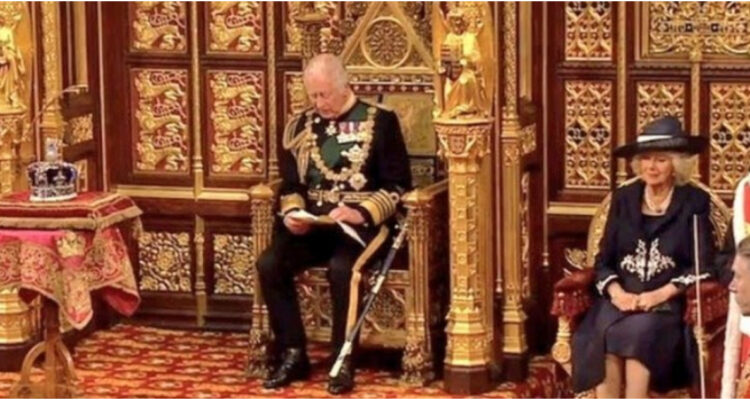 empleados de clarence house fueron despedidos