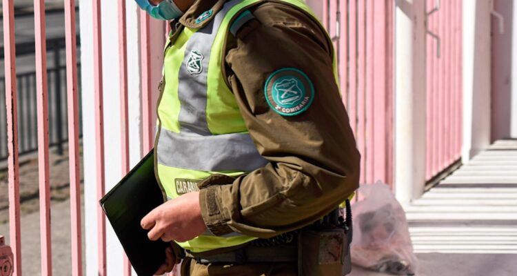 Foto contexto de carabinero en encerrona