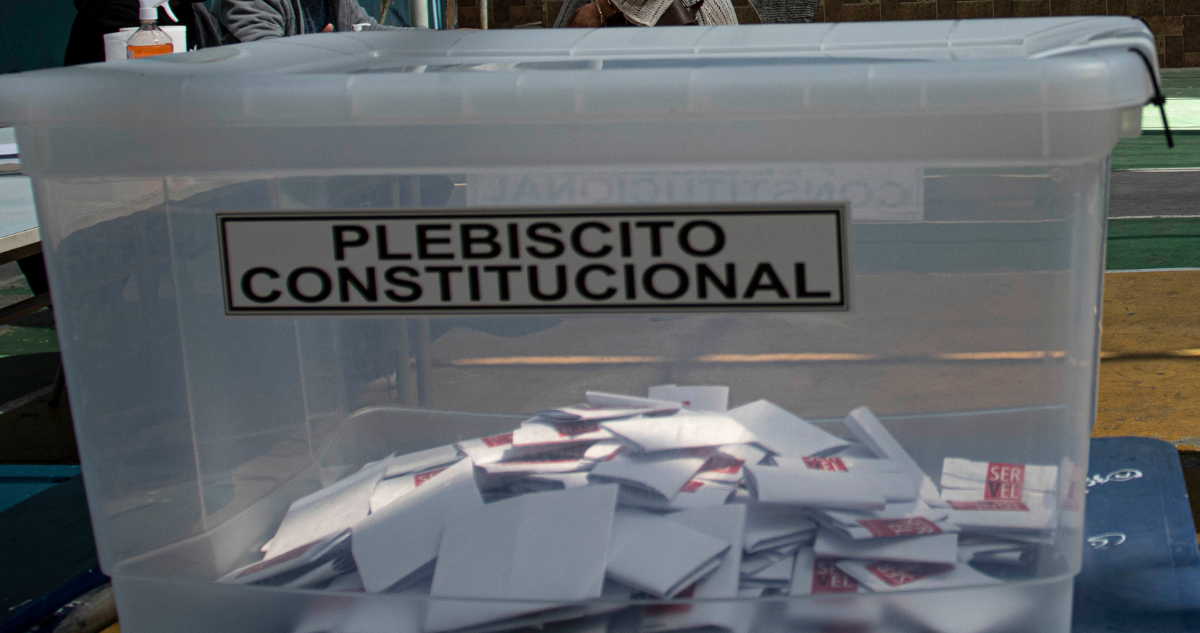 Cadem comisión mixta Constitución