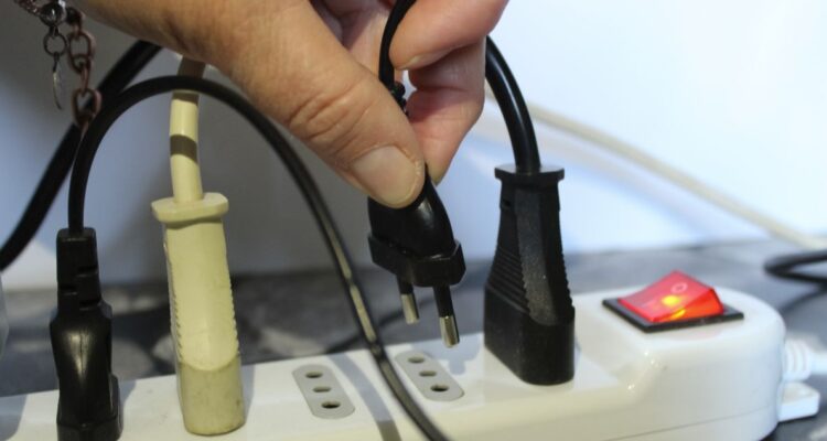 Corte de energía eléctrica afecta a vecinos de Providencia y Las Condes