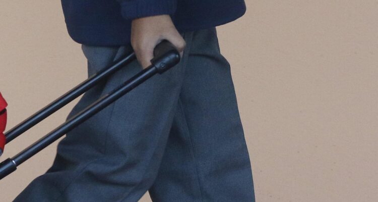 Estudiante amarrado en colegio de Coronel