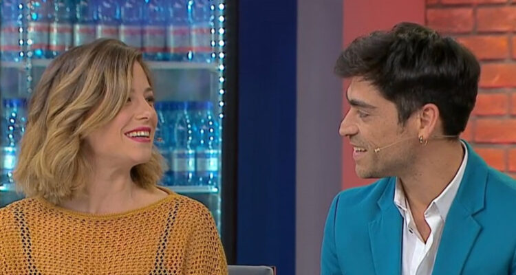 Etienne Bobenrieth y Emilia Noguera en el Matinal Mucho Gusto. Ambos anunciaron su separación en 2021.