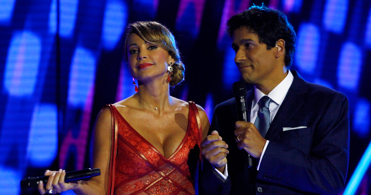 Eva Gómez animando el Festival de Viña del Mar junto a Rafael Araneda.