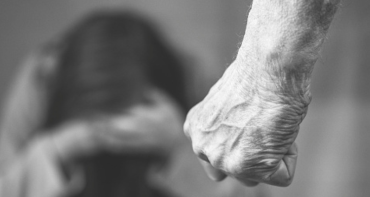 Fijan juicio por caso de femicidio frustrado en Pucón: víctima fue asfixiada y agredida con un vaso.