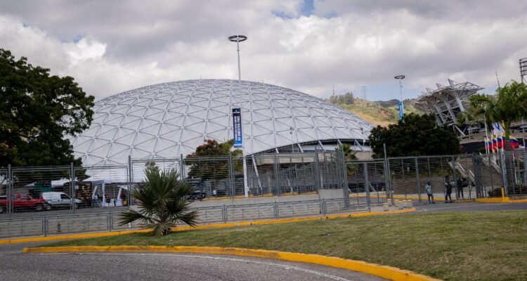 Más de 400 empresarios venezolanos e iraníes participan de una feria tecnológica en Caracas