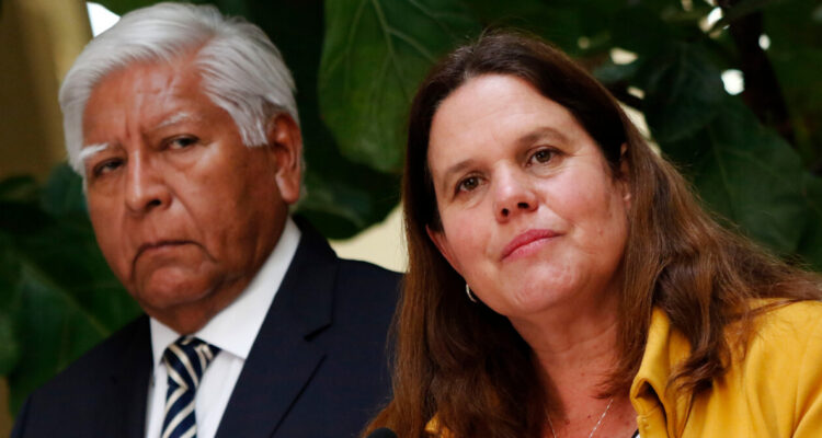 Ministra Fernández insiste en que supo de hackeo en EEUU y confirma sumario por revelaciones