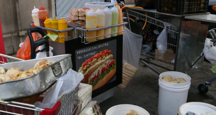 Autoridades llaman a no consumir alimentos del comercio ilegal en vísperas de Fiestas Patrias