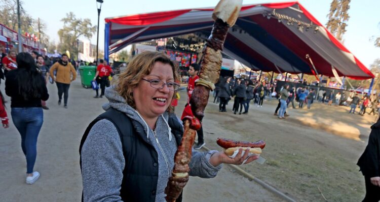 Fondas y ramadas para las Fiestas Patrias en Chile y sus regiones