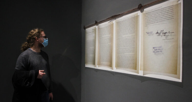 imagen persona en exhibicion