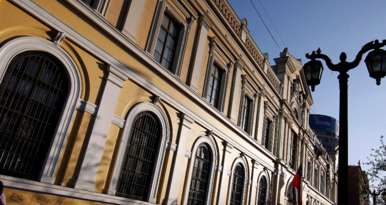 Agencia Uno | Frontis Casa Central Universidad de Chile.