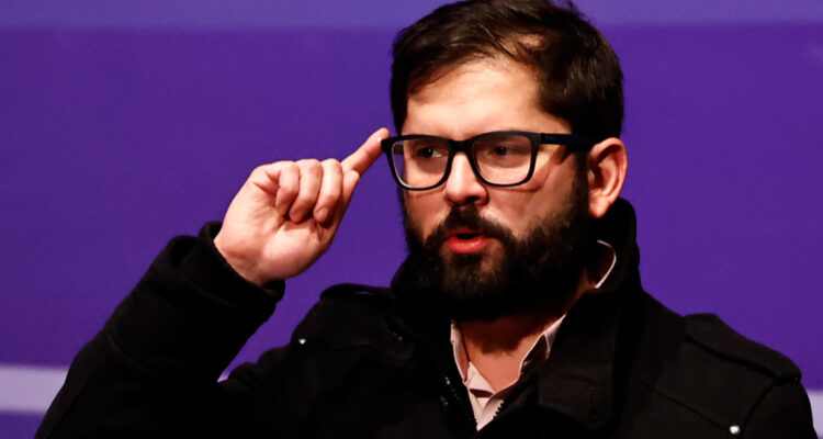 Gabriel Boric llama a no tolerar actos de violencia a horas del plebiscito Ese no es el camino