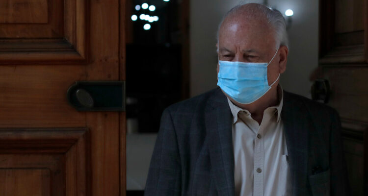 La molestia del Gobierno con Teillier