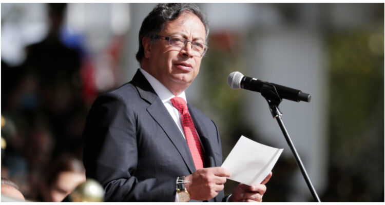 Gustavo Petro pedirá a Nicolás Maduro que sea garante en negociaciones de paz con el ELN