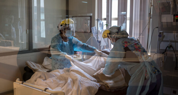 Hospital de Osorno lleva a cabo estudio de primera vacuna inhalada contra la covid-19