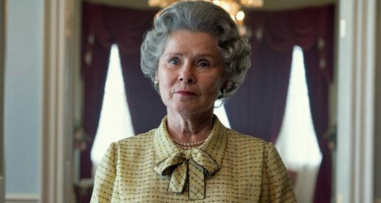 La actriz Imelda Staunton en su rol de Isabel II en The Crown.