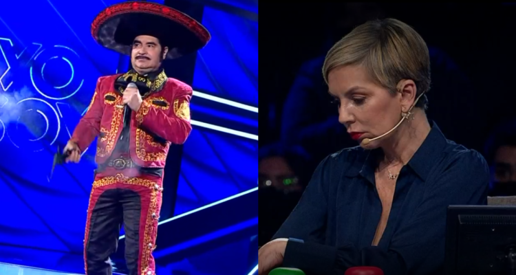 Imitador Yo Soy con arma fogueo