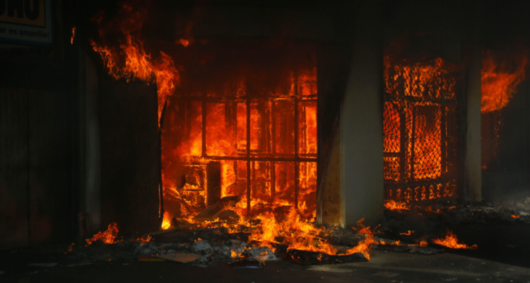 TC paraliza juicio contra segundo acusado por incendio en la Gobernación de Concepción durante 18-O.