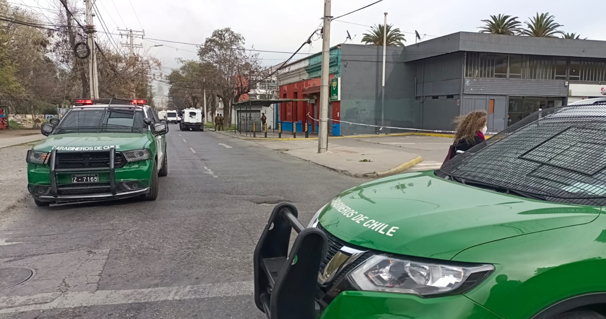 Encapuchados lanzan bombas molotov en nuevos incidentes al exterior del INBA