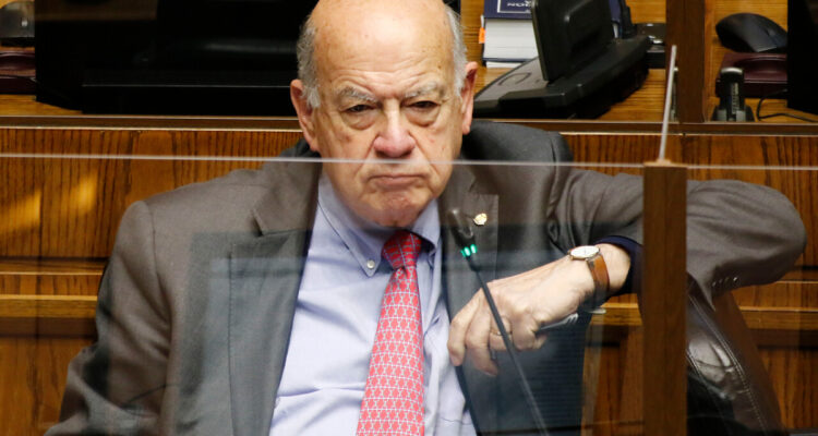 Senador Insulza pide más apoyo de La Moneda a Cancillería: “Creo que falta profesionalismo”