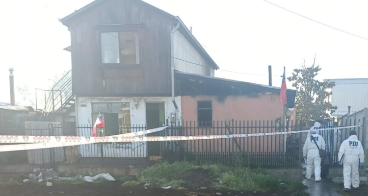 Investigan posible intencionalidad en incendio que dejó a una mujer calcinada en Lota