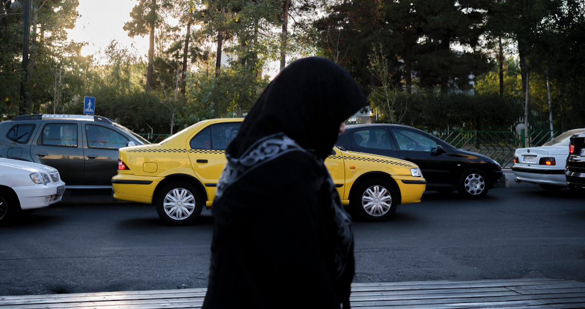 Irán corta Internet móvil y limita redes sociales ante protestas por muerte de Mahsa Amin