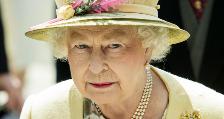 Isabel II sufre complicaciones de salud